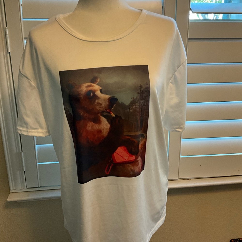 Handmade White T-Shirt with Bear putting on lipstick XL